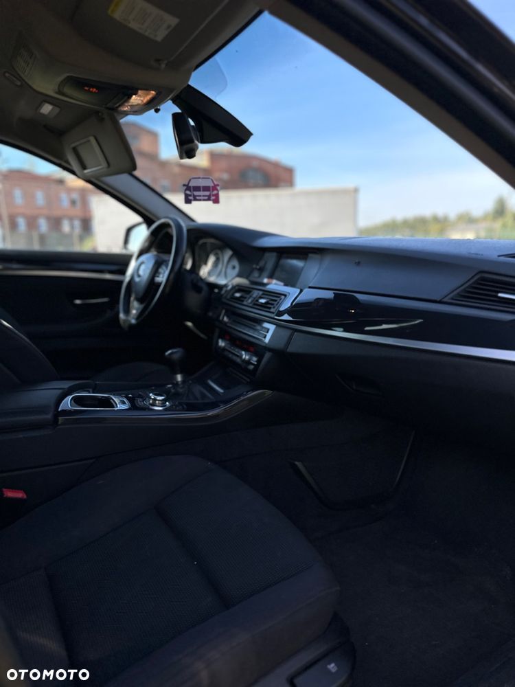 BMW Seria 5 520d - 5