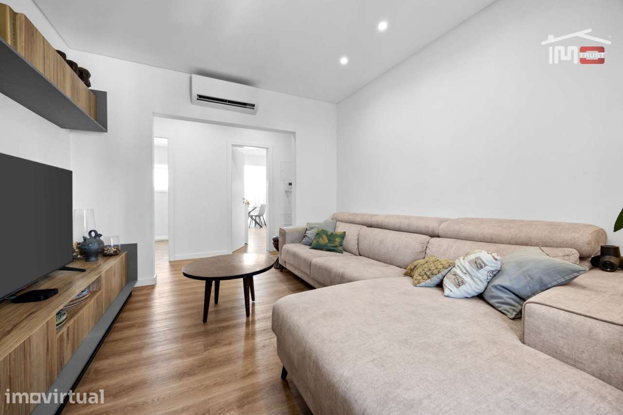 Apartamento T2 totalmente reabilitado | Varanda generosa | Estacion... - Grande imagem: 5/25