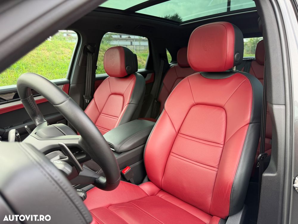 Porsche Cayenne E-Hybrid Tiptronic S Platinum Edition - 8