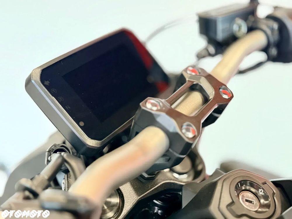 Honda CB - 8
