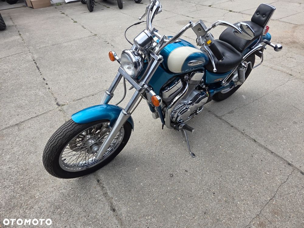 Suzuki Intruder - 7