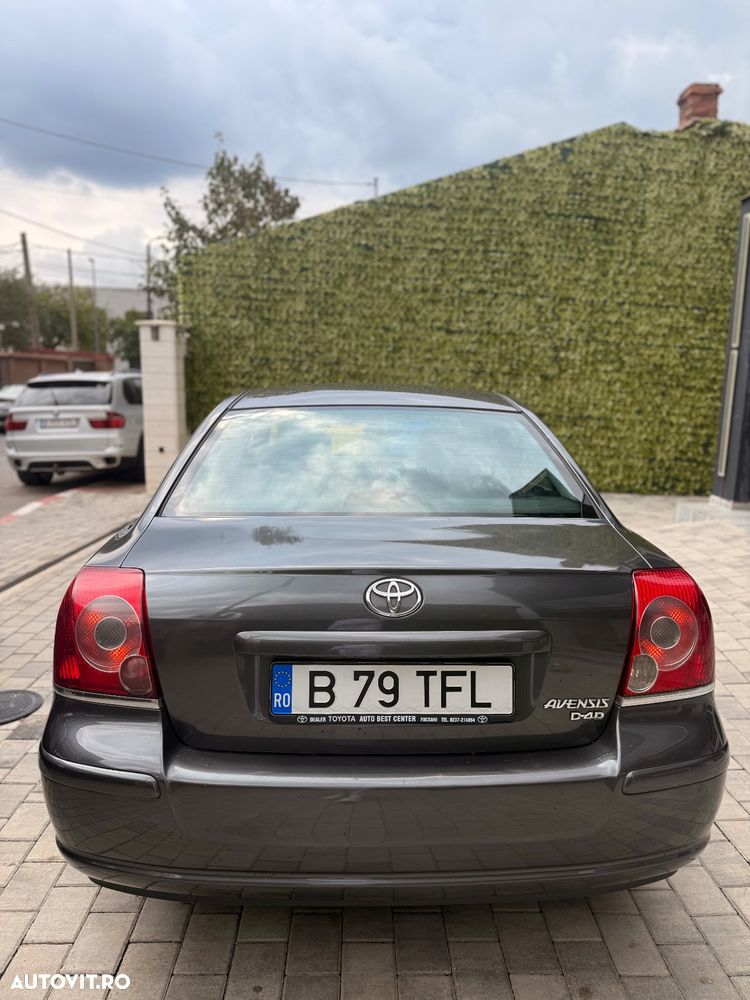 Toyota Avensis 2.2 D-4D Station Wagon Business - 4