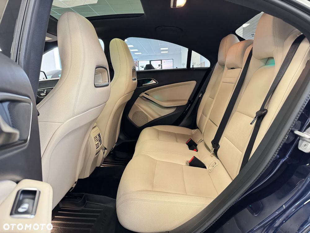 Mercedes-Benz CLA 250 7G-DCT UrbanStyle Edition - 6