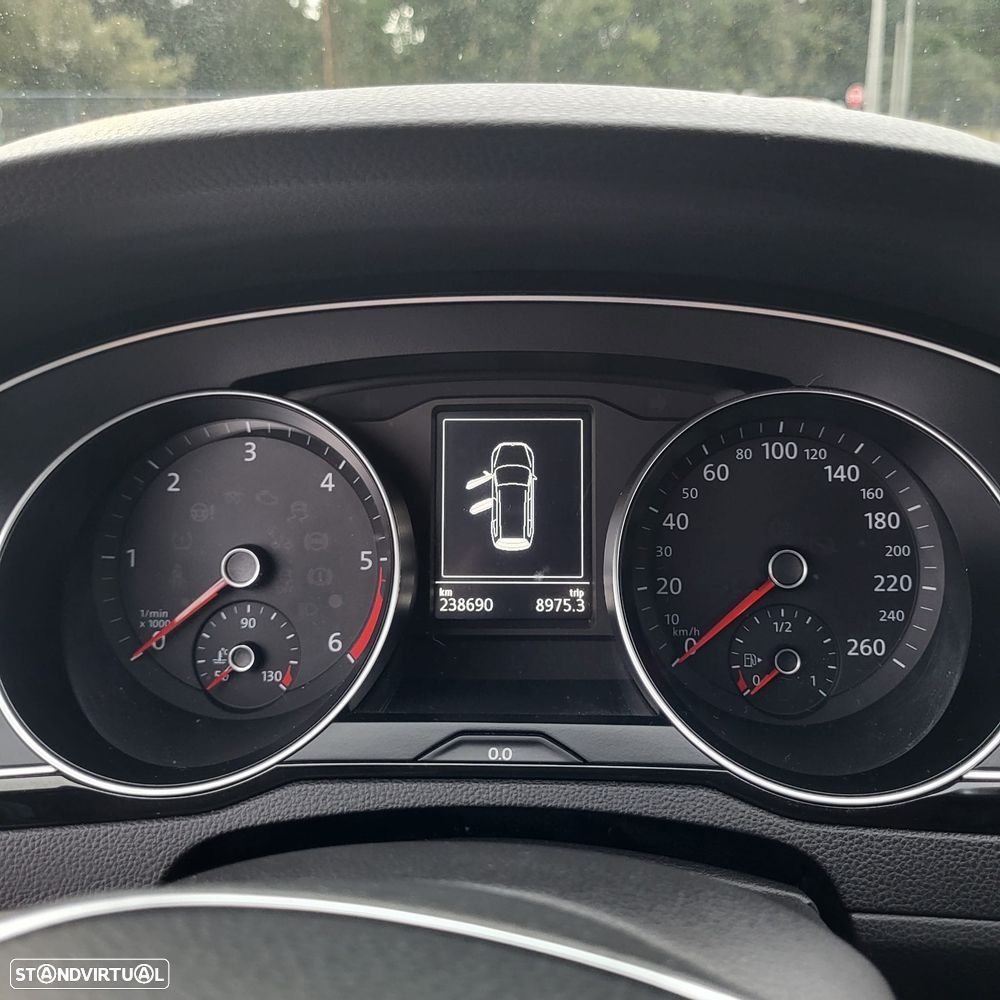 VW Passat Variant 1.6 TDI BlueMotion - 31