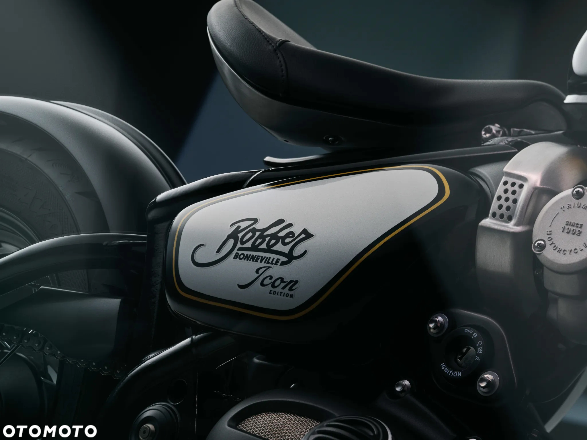 Triumph Bonneville Bobber - 5