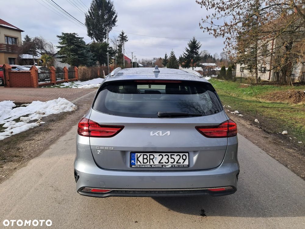 Kia Ceed 1.5 T-GDI M - 10