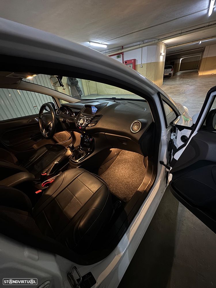 Ford Fiesta 1.0 EcoBoost Titanium - 4