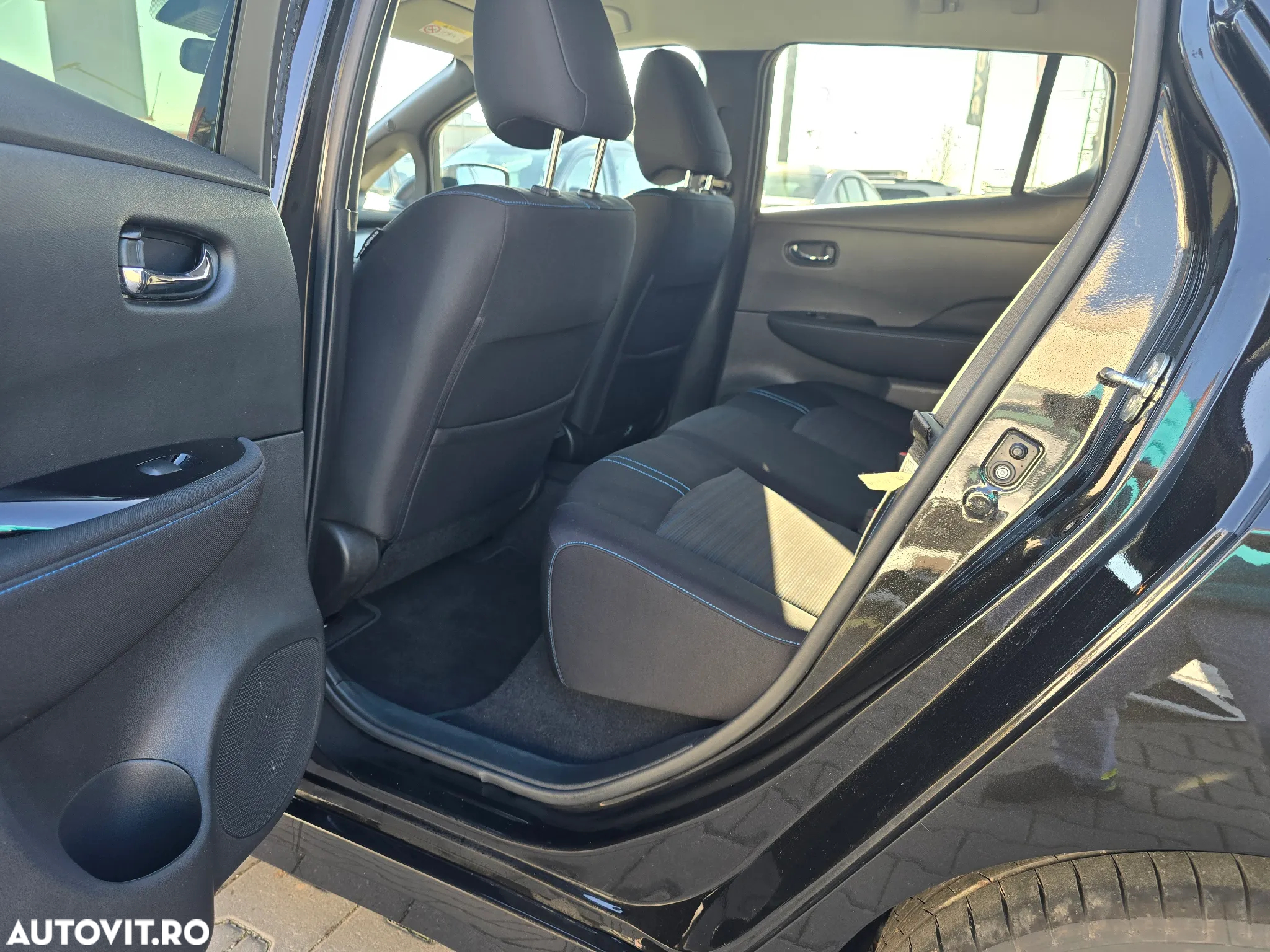 Nissan LEAF N-Connecta - 9