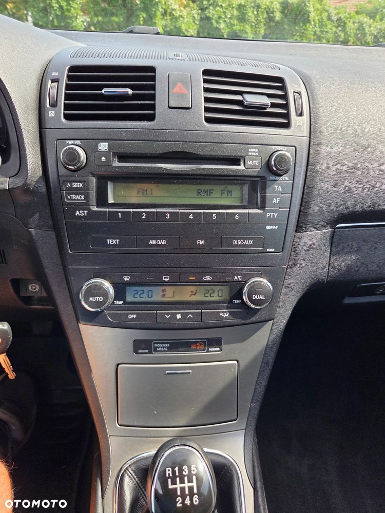 Toyota Avensis - 16