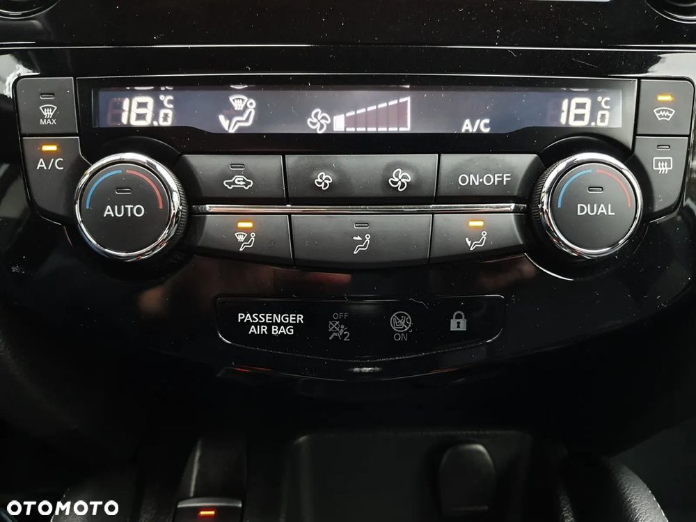 Nissan Qashqai 1.3 DIG-T N-CONNECTA - 19