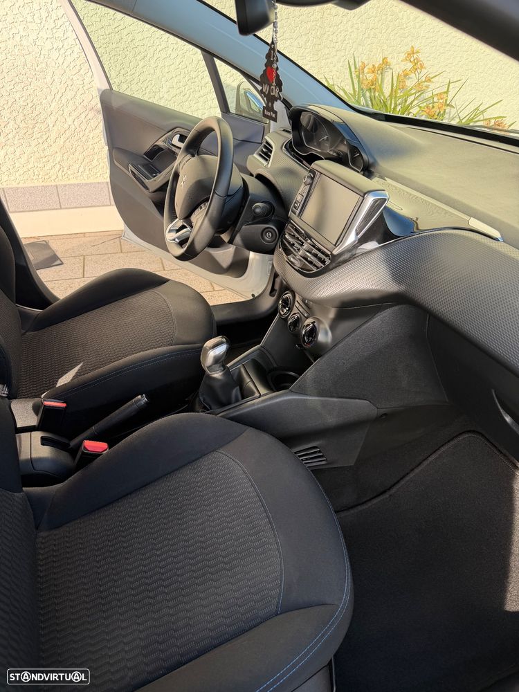 Peugeot 208 1.2 PureTech Style - 14