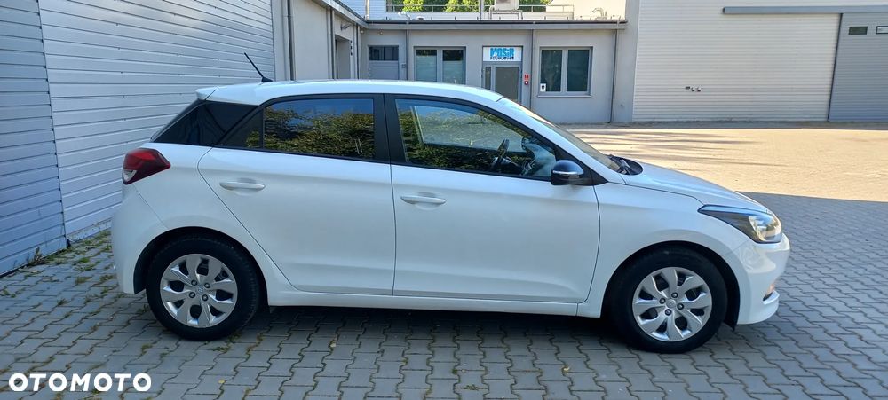 Hyundai I20 2015 photo 2