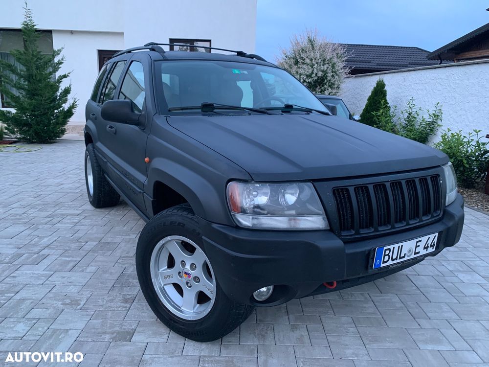 Jeep Grand Cherokee - 32