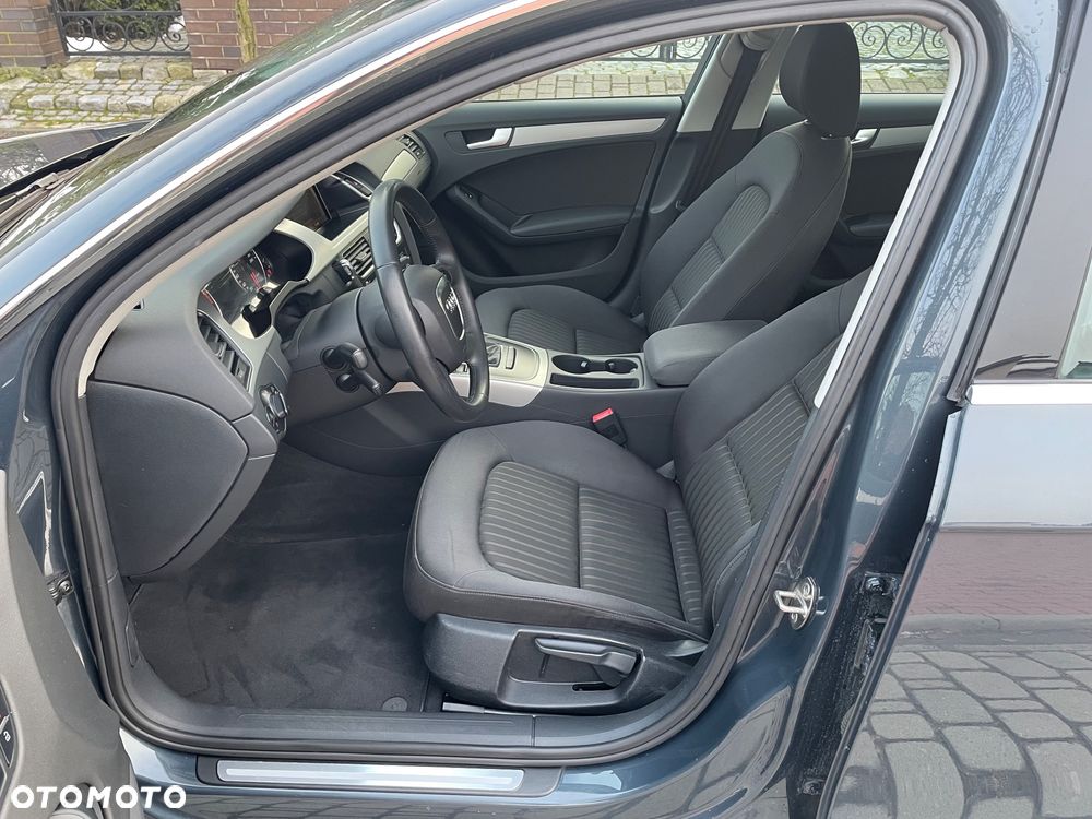 Audi A4 Limousine - 14