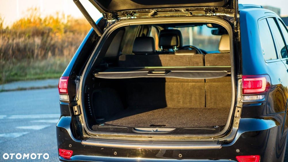 Jeep Grand Cherokee - 12
