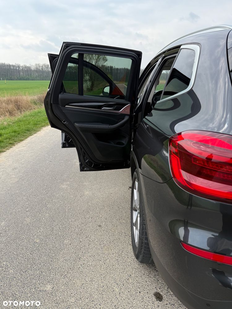 BMW X3 xDrive20d - 17