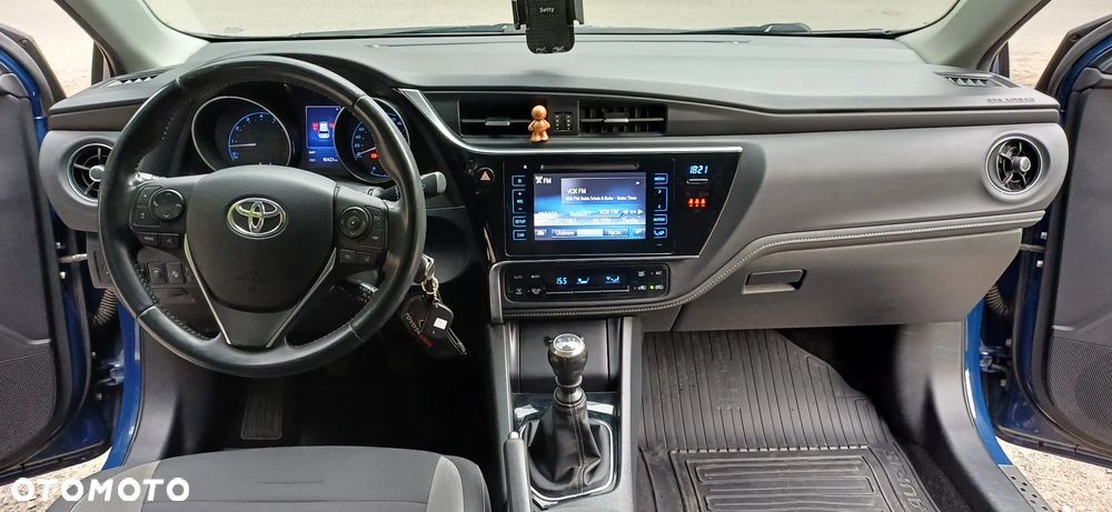 Toyota Auris 1.6 Premium - 6