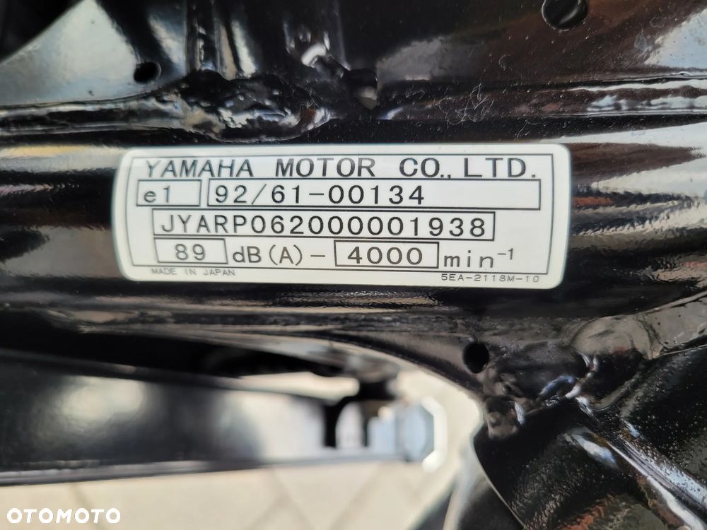 Yamaha XJR - 17
