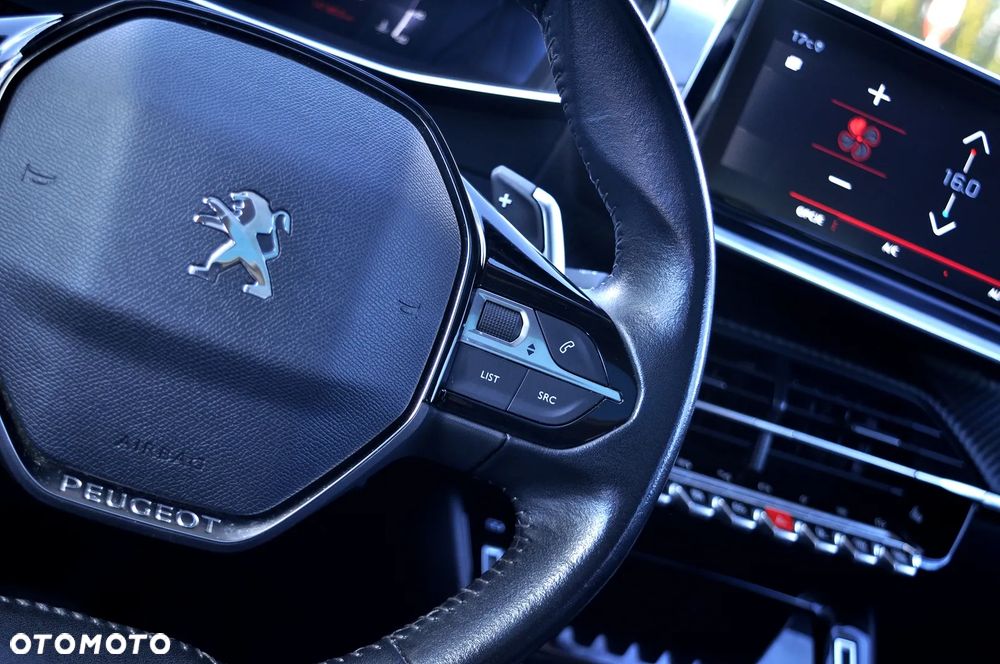 Peugeot 2008 1.2 Pure Tech GPF Allure S&S EAT6 - 27