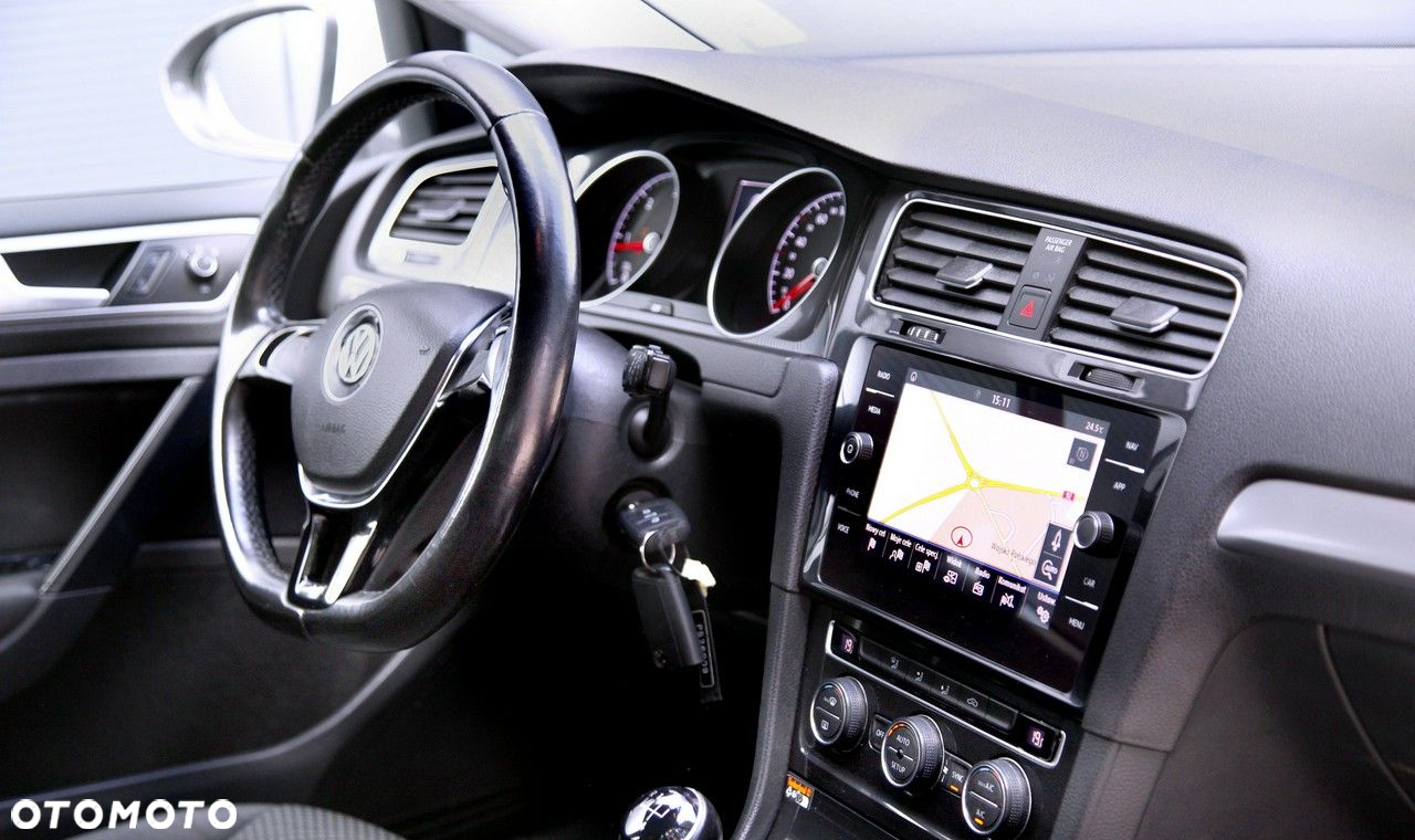 Volkswagen Golf - 10