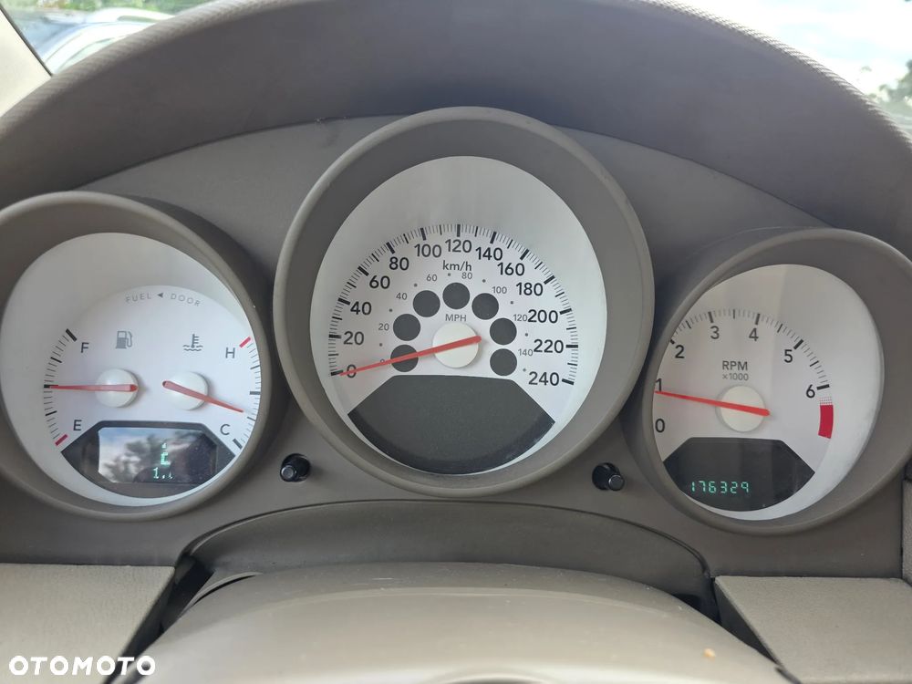 Dodge Caliber 1.8 SE - 11