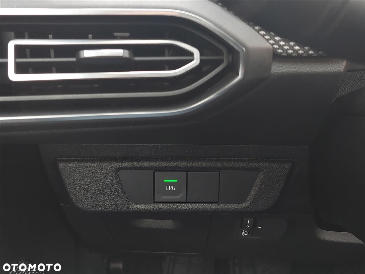 Dacia Sandero - 12