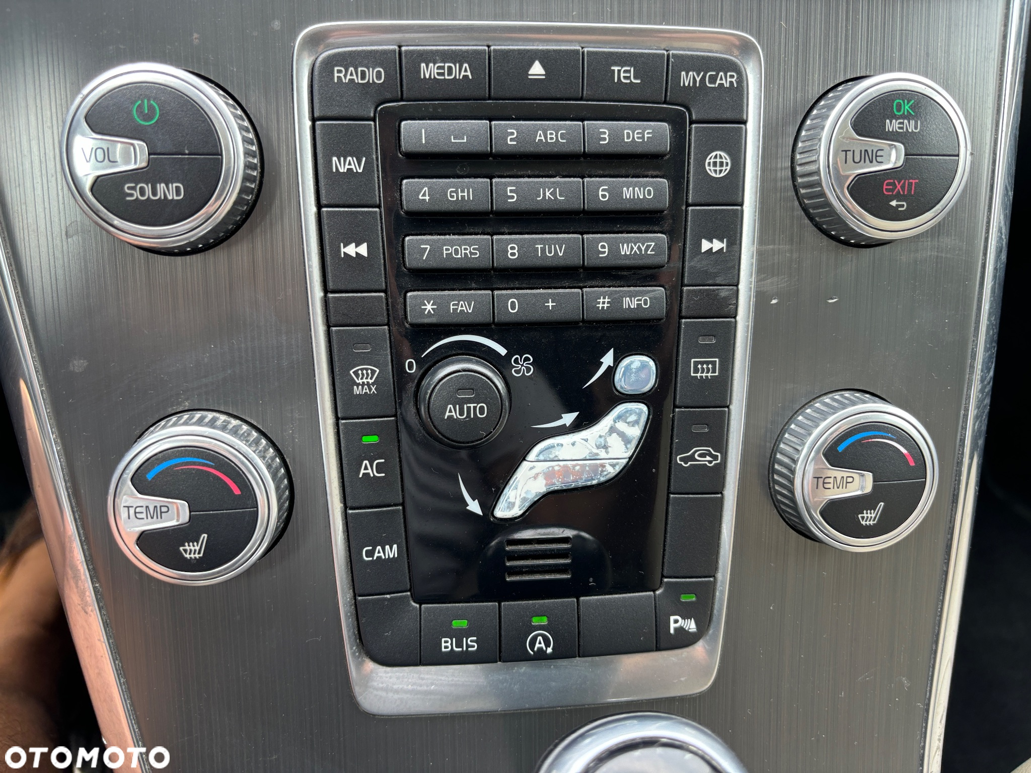 Volvo XC 60 T6 AWD Drive-E Momentum - 26