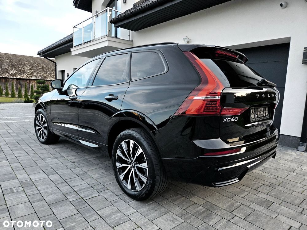 Volvo XC 60 B4 D AWD Plus Dark - 12