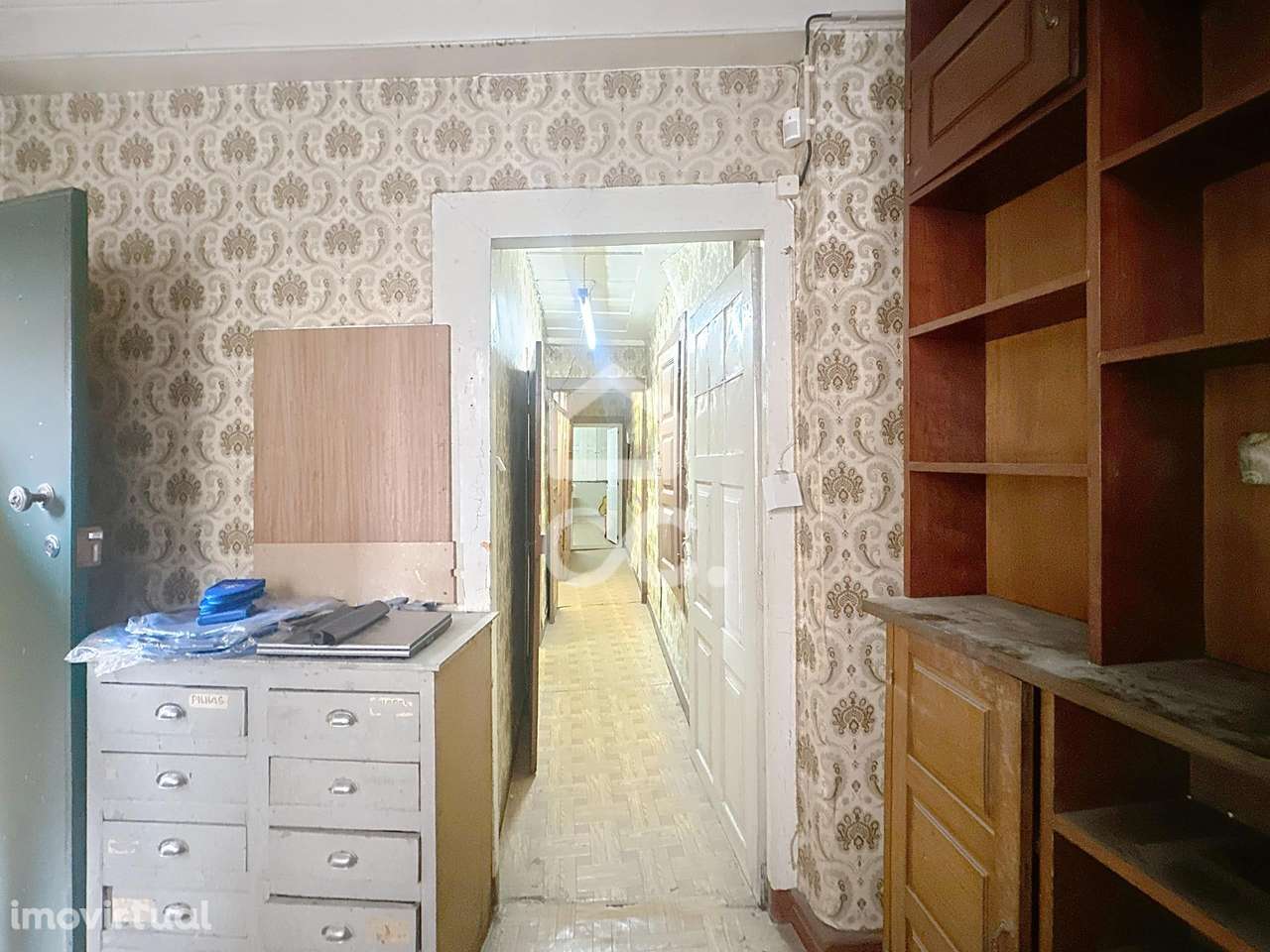 Edifício com Alma e História no Coração da Cidade — Ideal para Investi - Grande imagem: 4/23