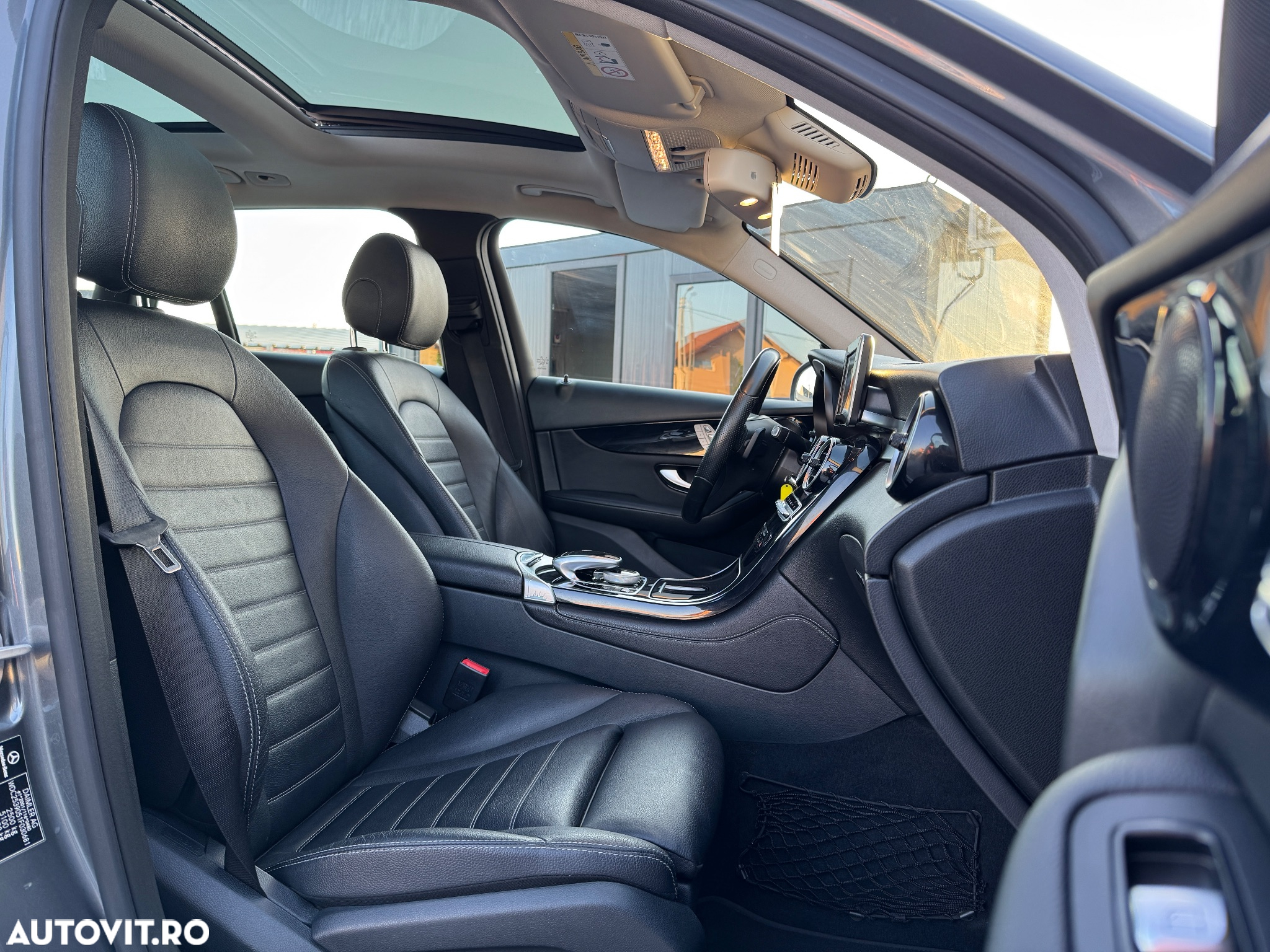Mercedes-Benz GLC 220 d 4Matic 9G-TRONIC Exclusive - 24