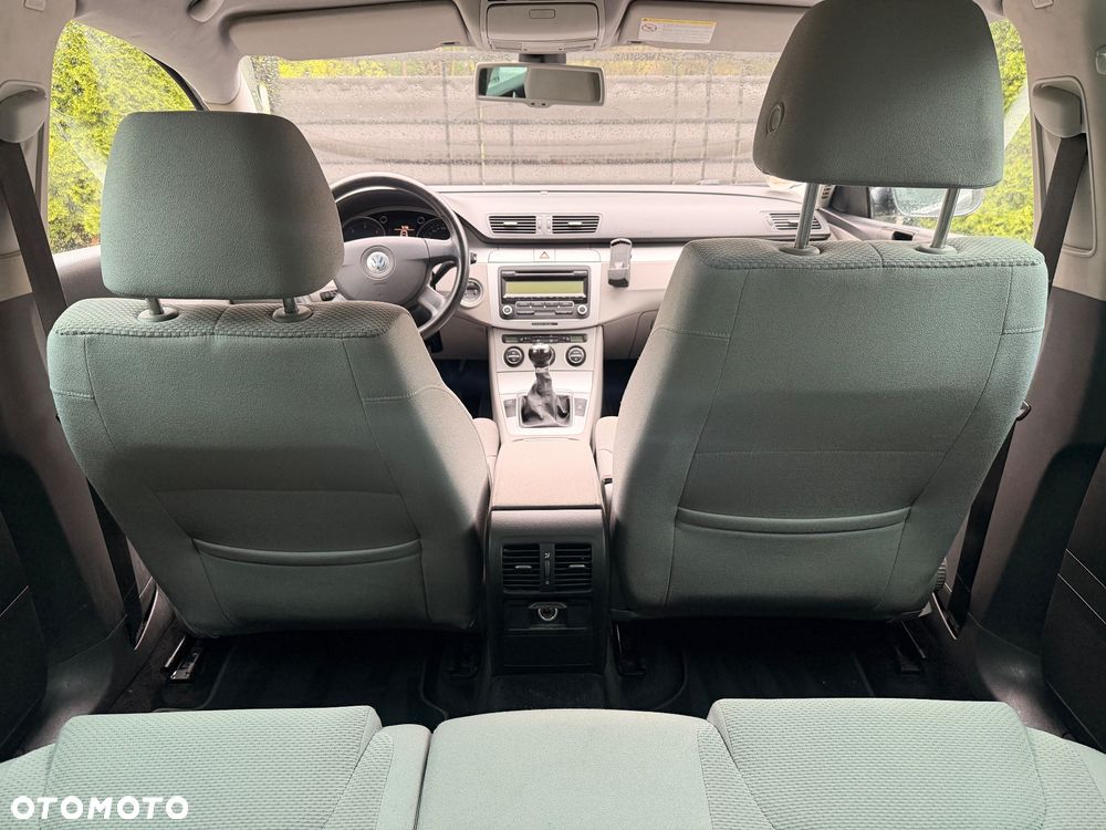 Volkswagen Passat 2.0 TDI DPF BlueMotion Technology Comfortline - 24