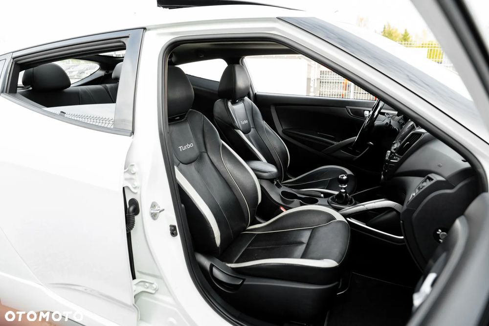 Hyundai Veloster 1.6 Turbo Premium - 25