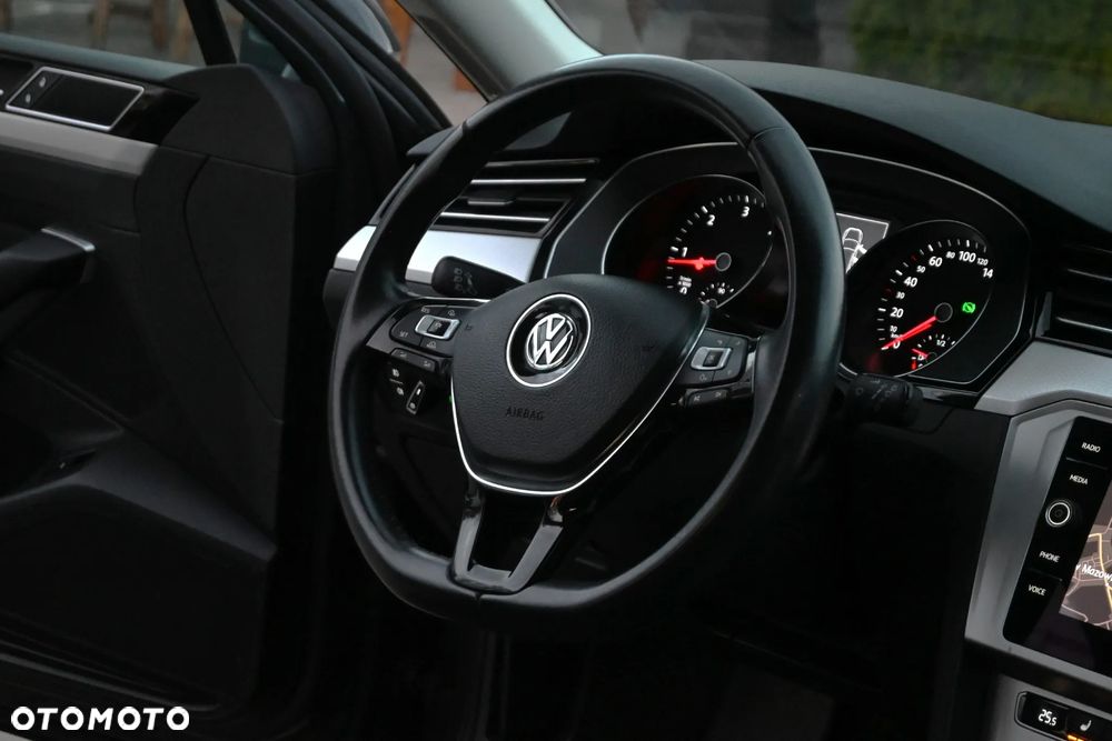 Volkswagen Passat 2.0 TDI SCR DSG Elegance - 21