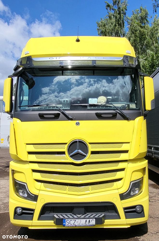 Mercedes-Benz Actros - 2