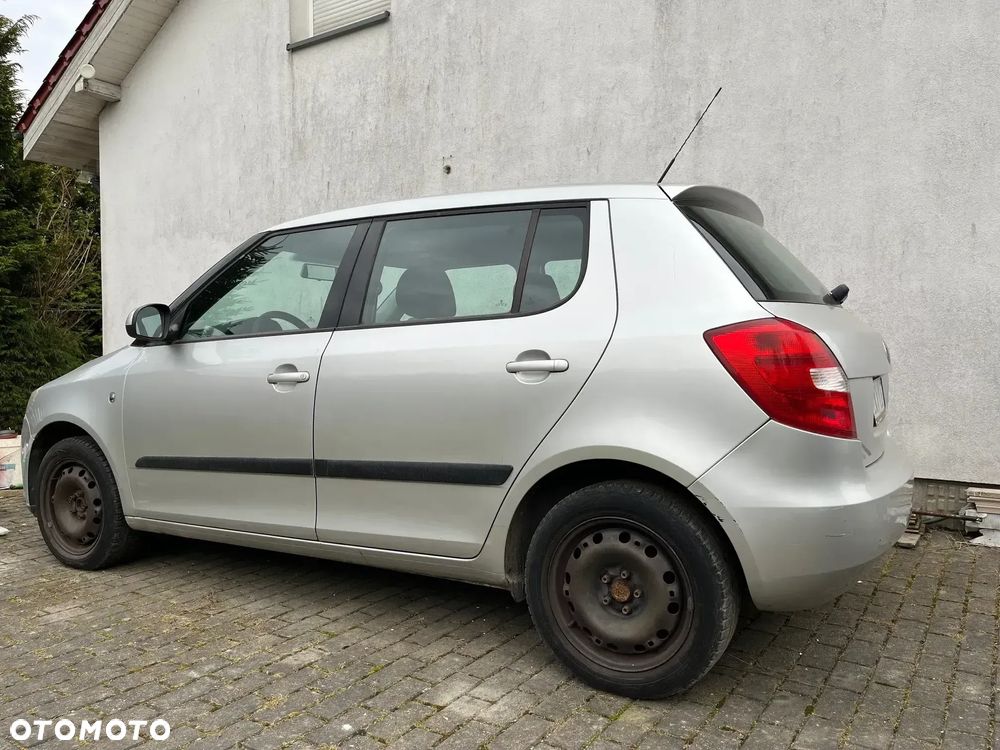 Skoda Fabia 1.2 HTP Ambiente - 2