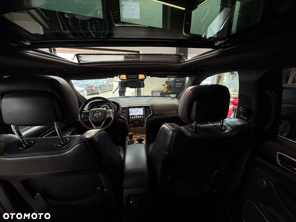 Jeep Grand Cherokee - 21
