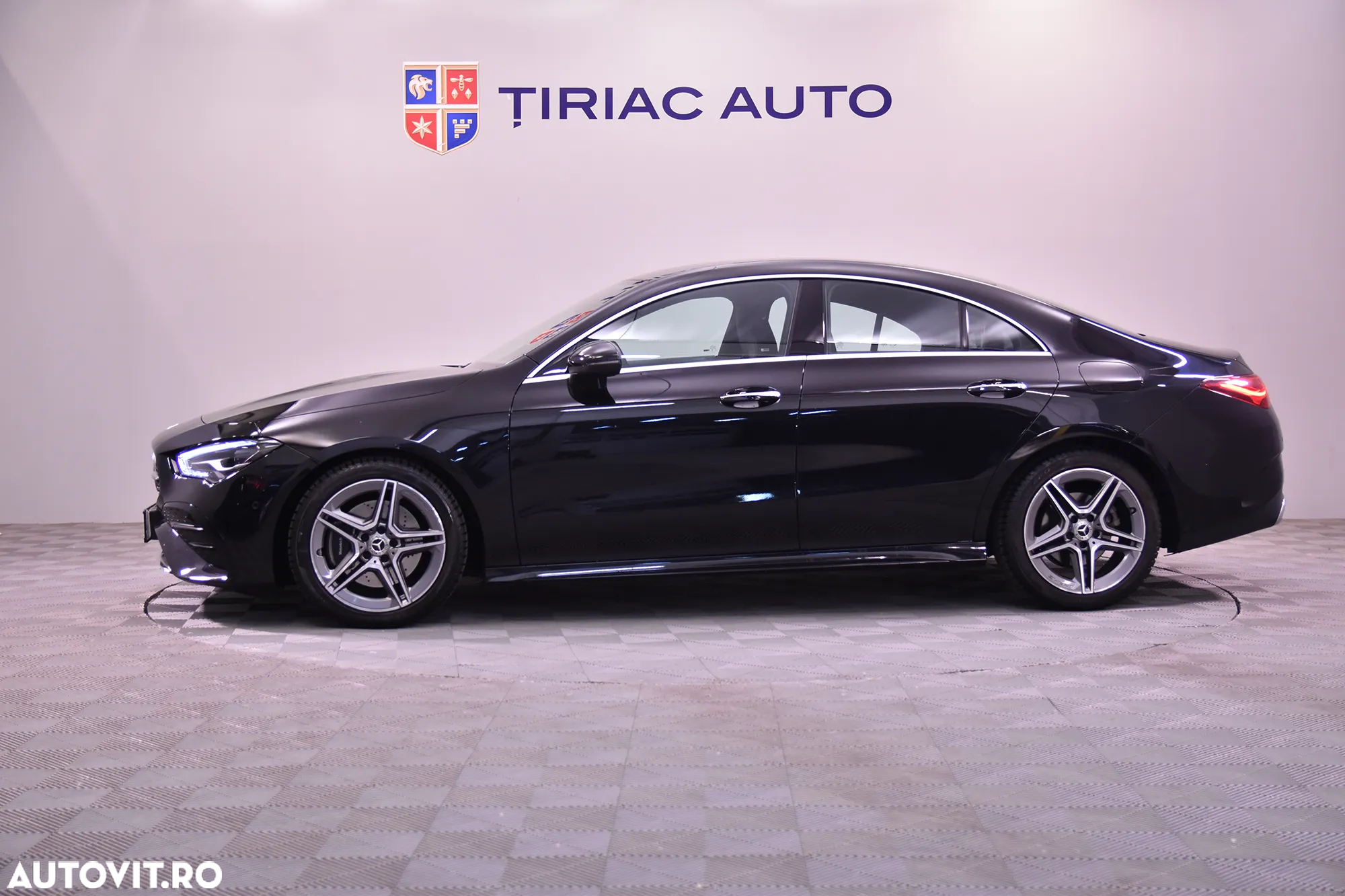 Mercedes-Benz CLA 200 7G-DCT AMG Line - 2