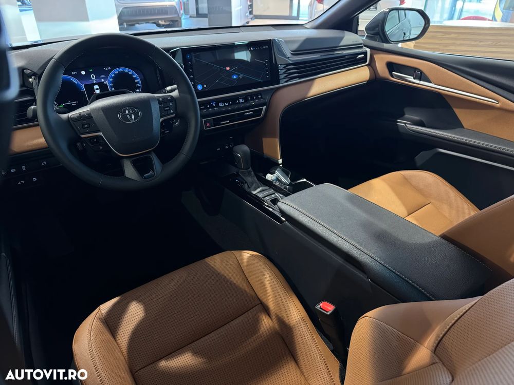 Toyota Camry - 12