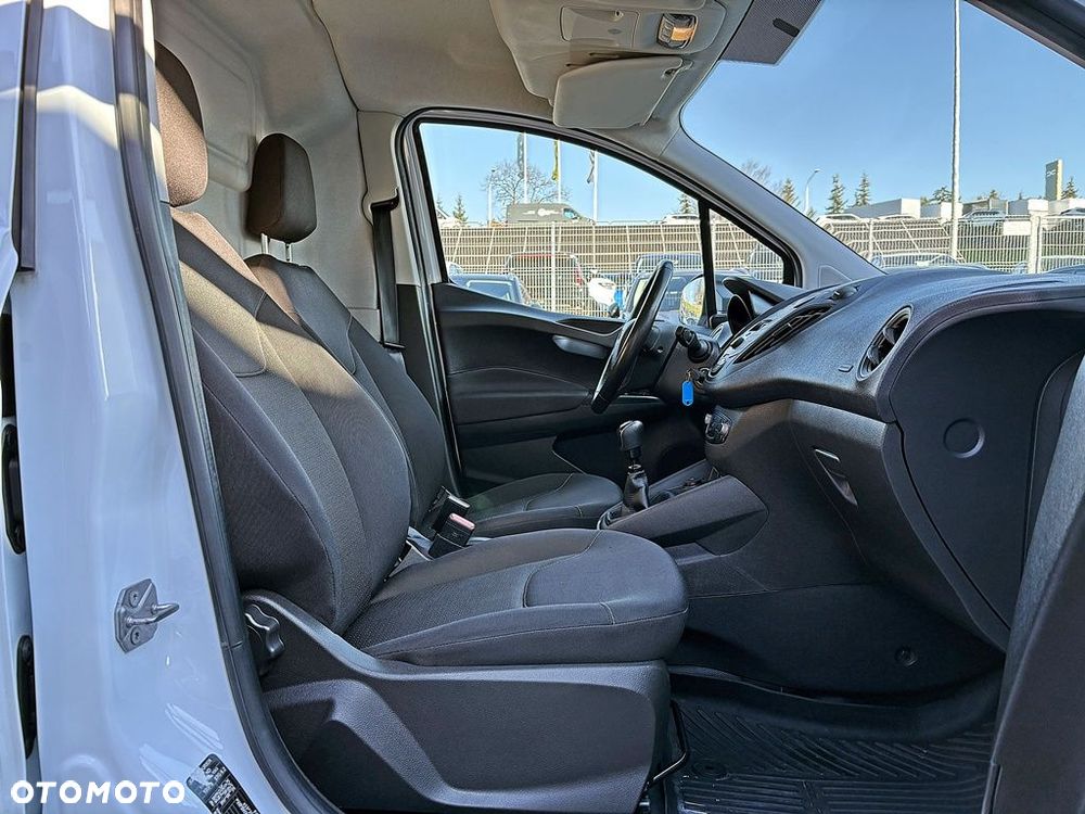 Ford transit-courier - 11