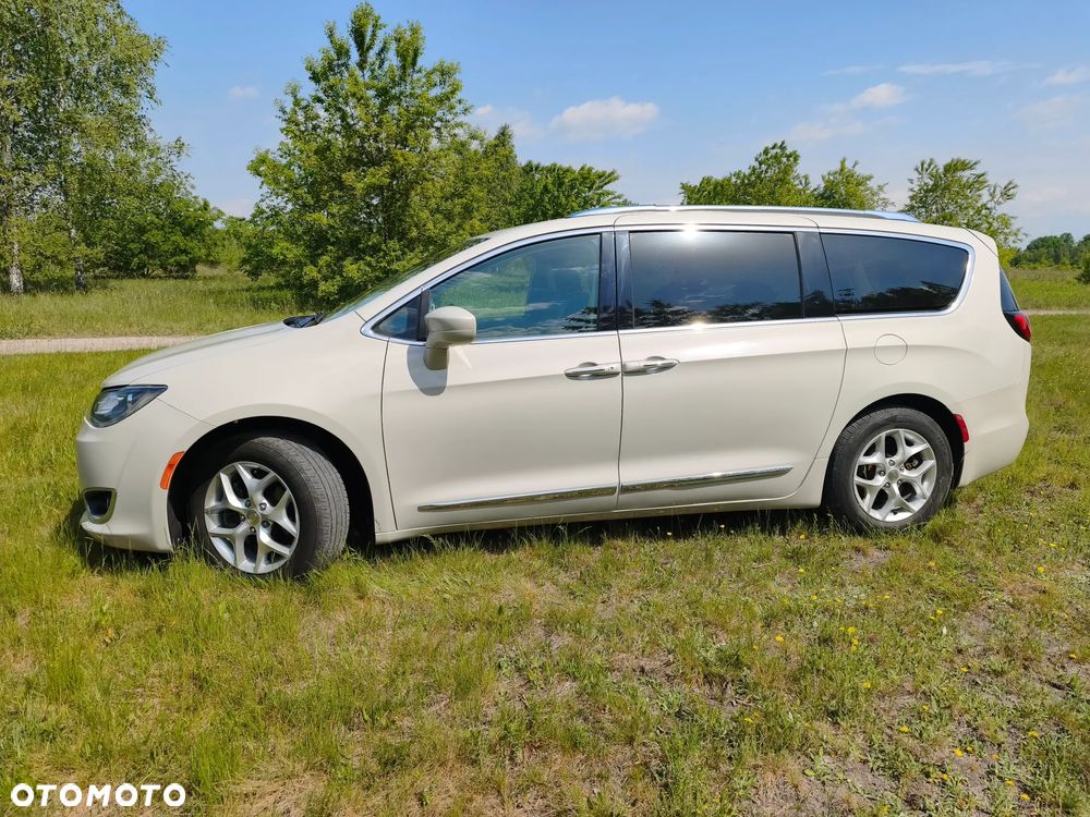 Chrysler Pacifica - 7