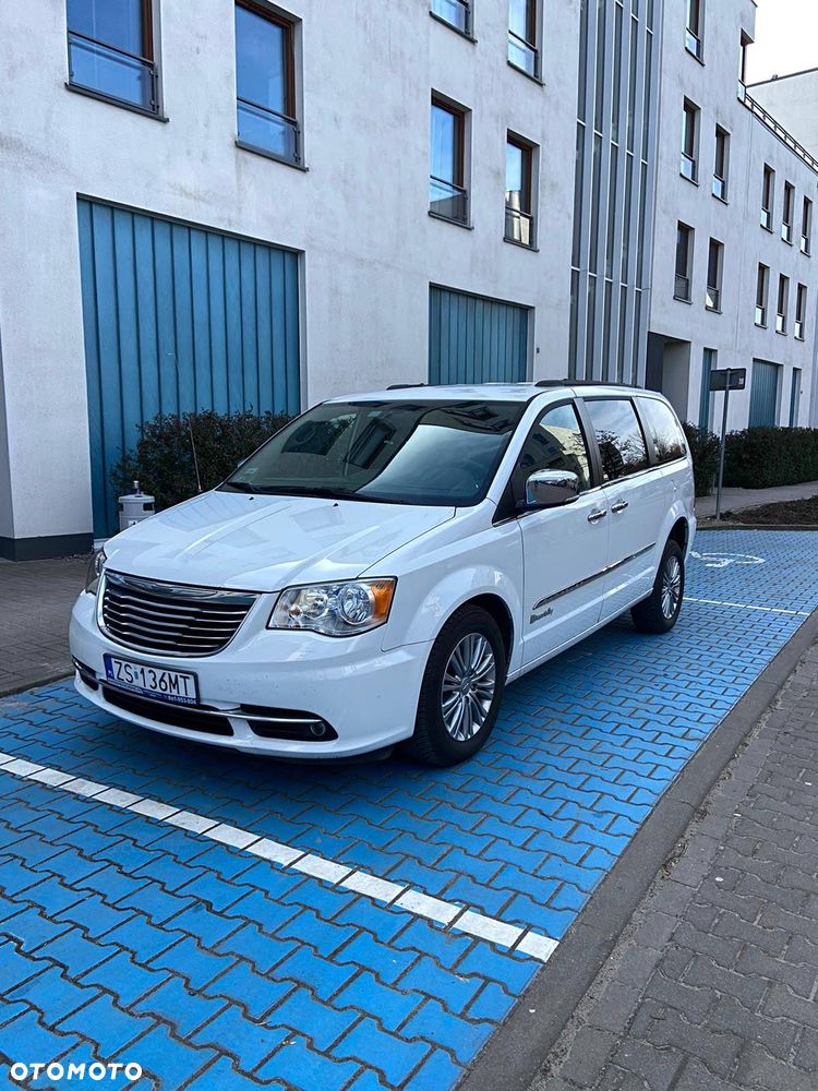 Chrysler Town & Country 3.6 Limited - 4