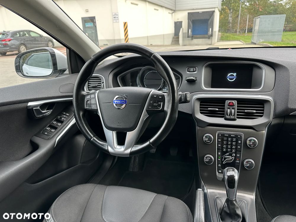 Volvo V40 D4 Drive-E Momentum - 12