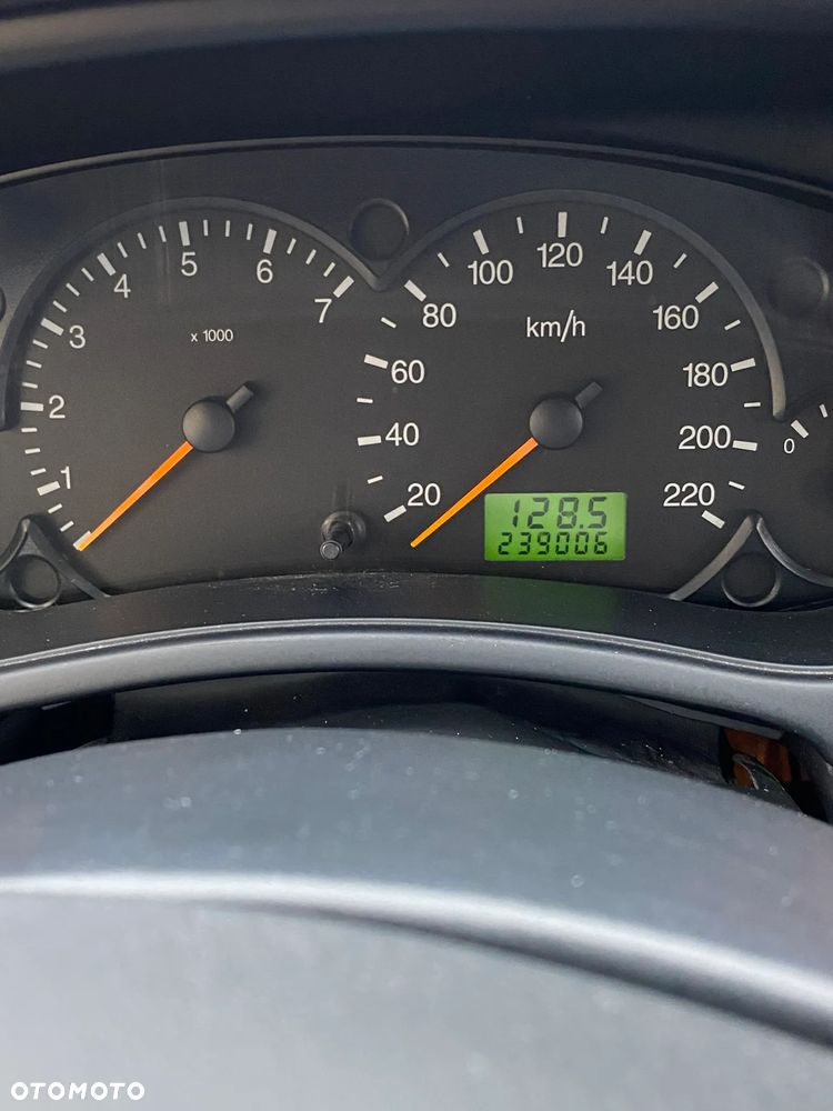 Ford Focus 1.8 FX - 8