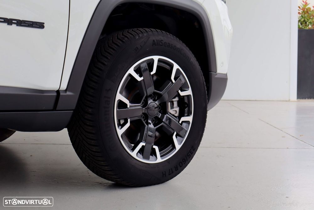 Jeep Compass 1.3 TG Trailhawk - 34