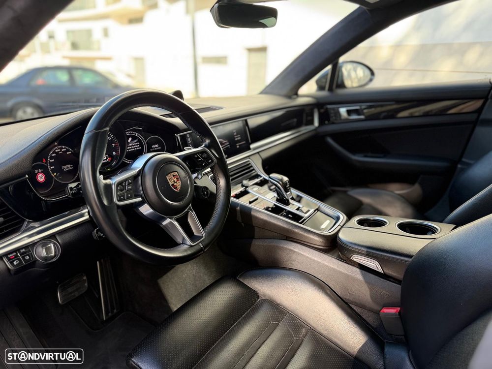Porsche Panamera 4 E-Hybrid - 25
