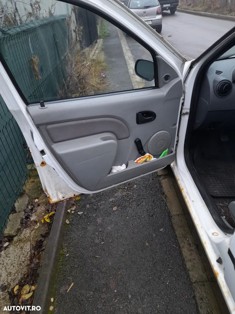 Dacia Logan 1.4 MPI Ambiance - 11