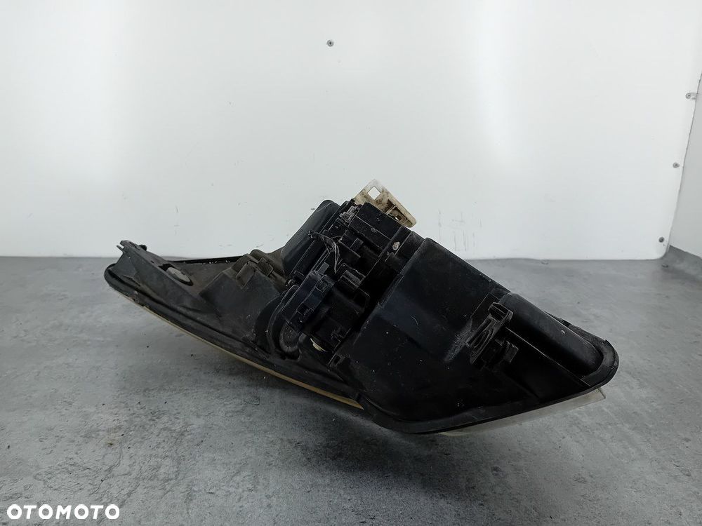 LAMPA PRZÓD PRAWA XENON RENAULT ESPACE IV 8200394707 89900858  89034934 - 2