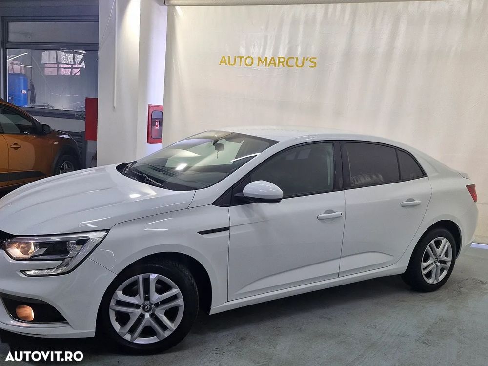 Renault Megane TCe Business - 12