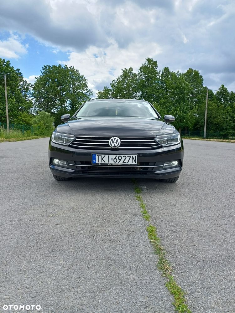 Volkswagen Passat - 1