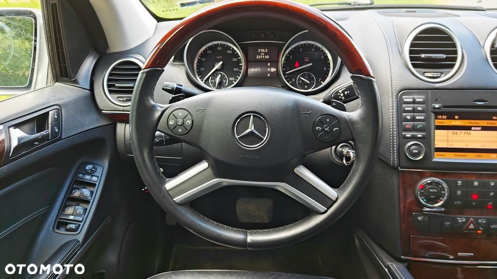 Mercedes-Benz GL 450 - 9